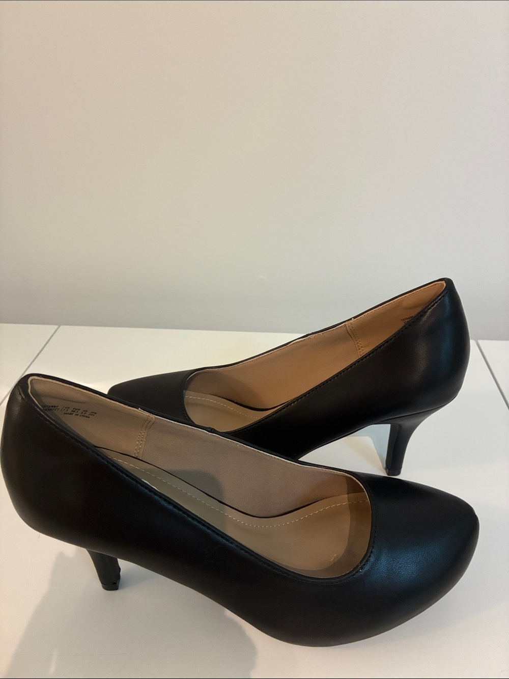 Dream Pairs Black Low Heel Pumps